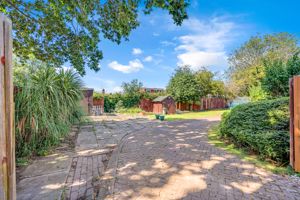 Photo 30- click for photo gallery